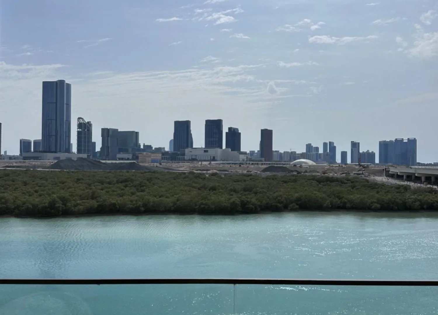 Enjoy Luxury Condo With Sea View Abu Zabi